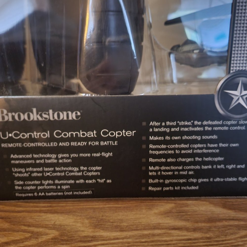 NIB -- Brookstone Silver U Control Remote Controlled Combat Copter - Picture 6 of 6